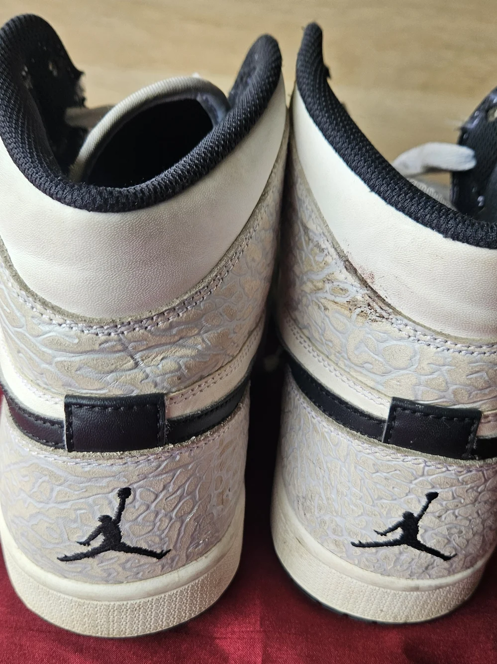 Air Jordan 1 Retro High Top White Elephant Print Adult 11 Shoes Sneakers RARE!